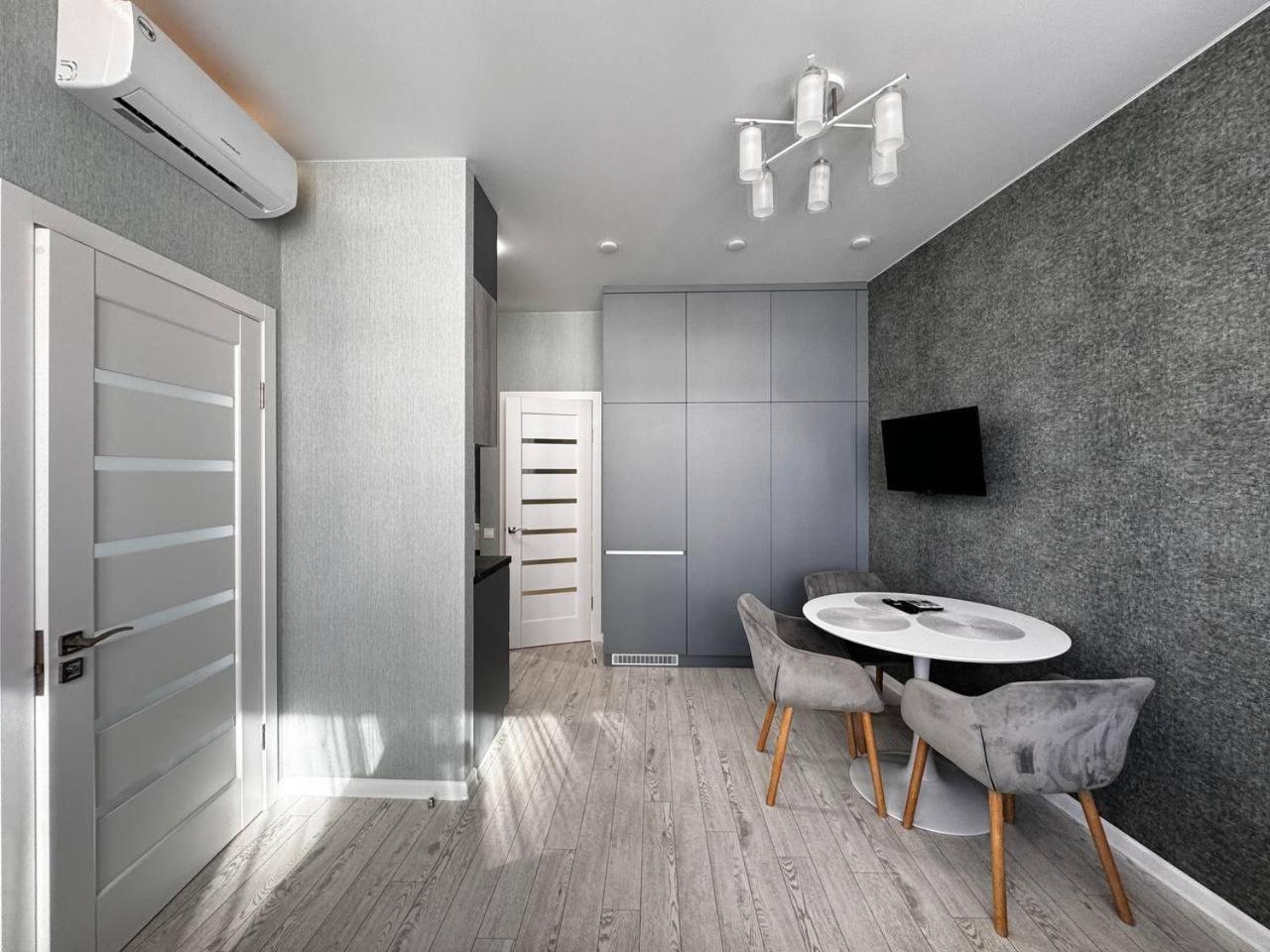 48 Pearl Cozy Apartment Odessa Eksteriør billede